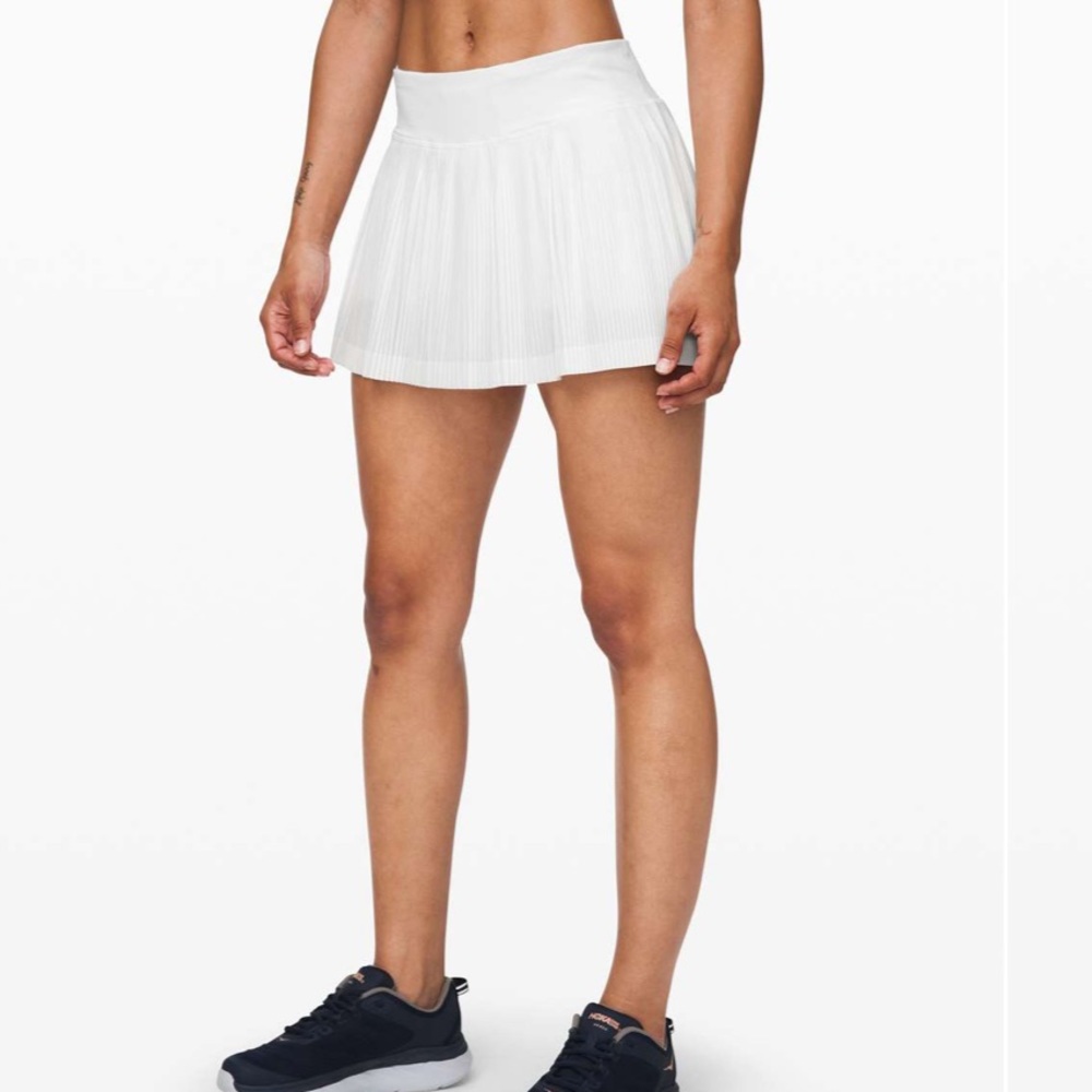 LULULEMON Solid White Pleat To Street Skirt III Skort, SIZE 12 NWOT
